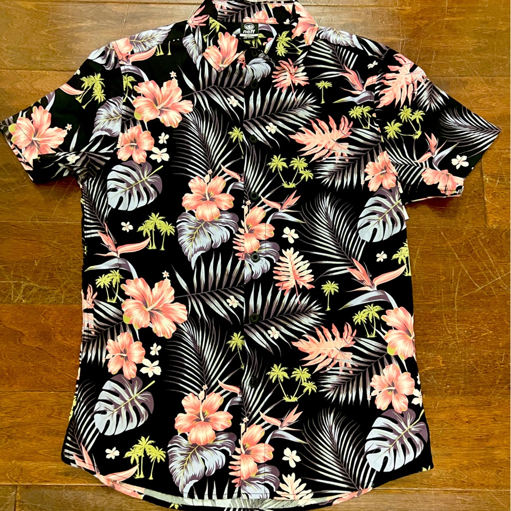NWT Neff button collared shirt size small